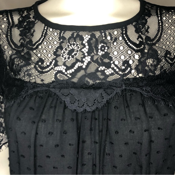 Woman’s black eyelash lace top with short sleeves size medium - Picture 6 of 16